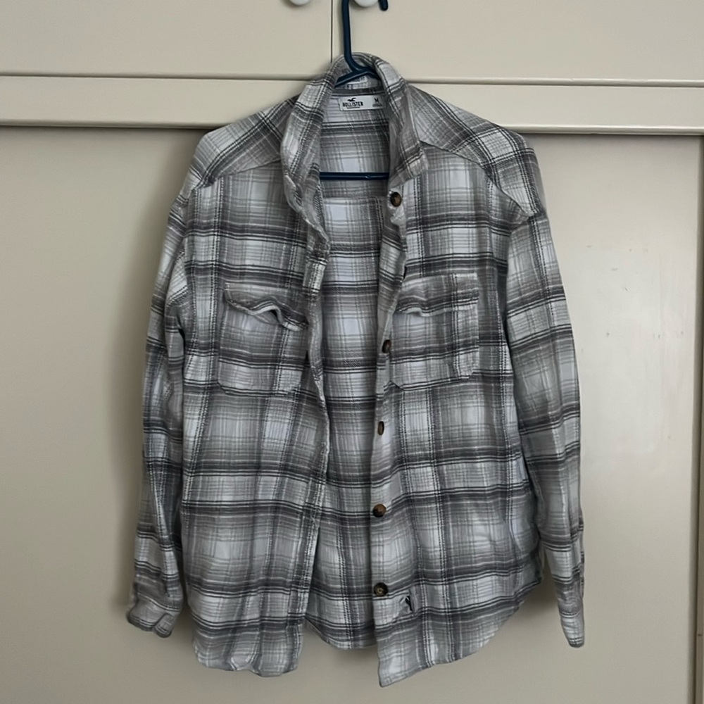 White and grey boyfriend fit hollister flannel